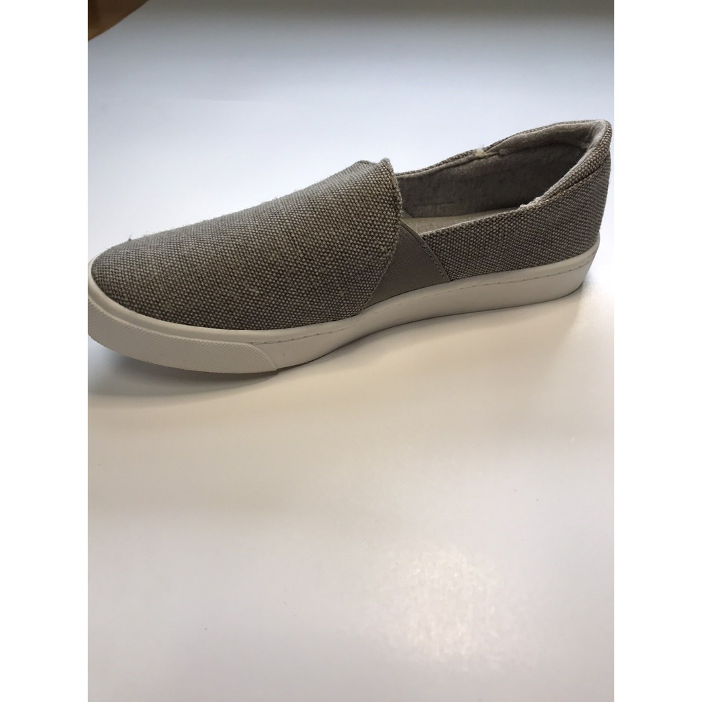 Soda Women's canvas slip on‎ gray Size 7